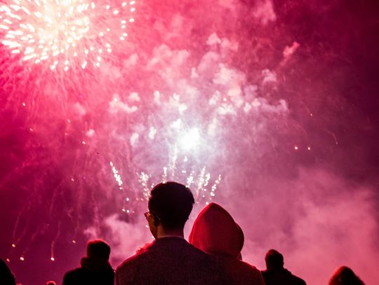 Jak bezpiecznie obchodzić się z wyrobami pirotechnicznymi? Strażak odpowiada (ROLKA) Jak bezpiecznie obchodzić się z wyrobami pirotechnicznymi? Strażak odpowiada (ROLKA)