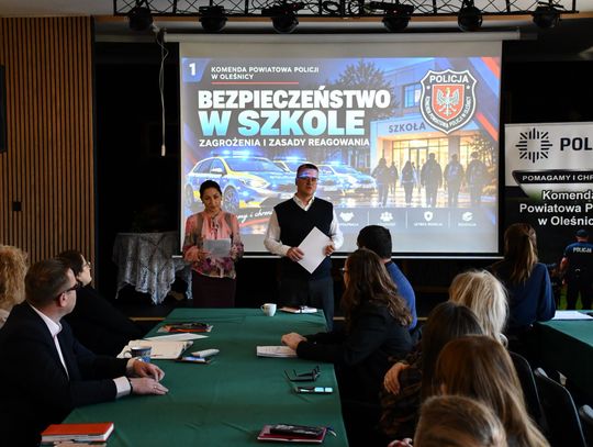 Jak reagować na zagrożenia w szkole? Policja szkoliła kadrę