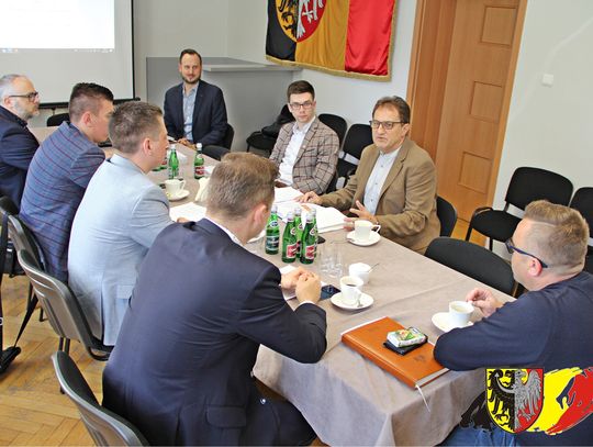 Jak usprawnić publiczny transport autobusowy w powiecie oleśnickim?