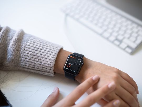 Jak wybrać smartwatch dla siebie i dla dziecka?