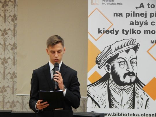 "Jakiż to chłopiec piękny i młody? Jaka to obok dziewica?", czyli Narodowe Czytanie w Oleśnickiej Bibliotece Publicznej [AKTUALIZACJA]