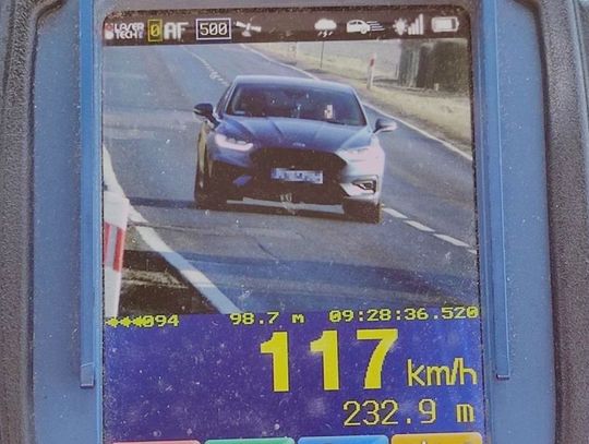 Jechał 117 km/h w terenie zabudowanym