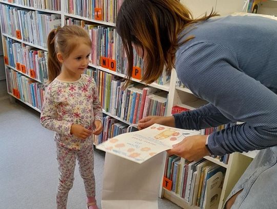 Jeżyki podsumowały rok w bibliotece Pod Sową