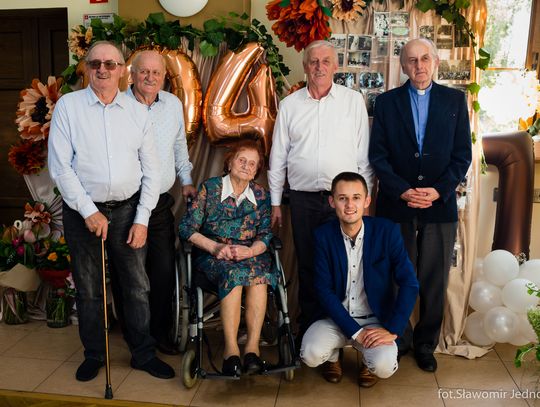 Skończyła 104 lata! Jubileusz z odznaką od ministra
