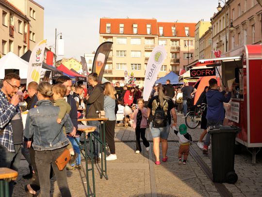Już piją piwo na rynku w Oleśnicy