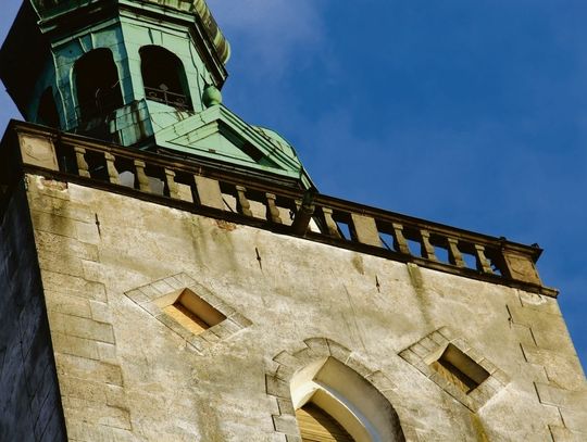 Kawiarenka i muzeum na wieży bazyliki w Oleśnicy