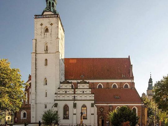 KAWIARENKA I MUZEUM W... BAZYLICE W OLEŚNICY!