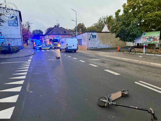 Kierujący fiatem potrącił mężczyznę na hulajnodze. Uderzył w niego też bus!