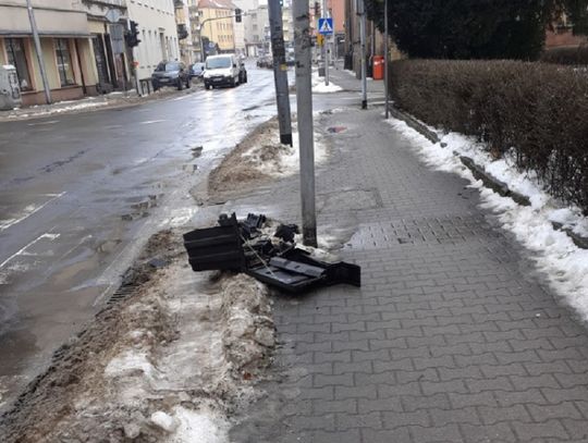 Kolejne zniszczenia na 3 Maja w Oleśnicy