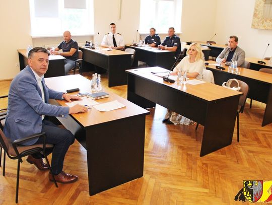 Komisja Rady Powiatu o bezpieczeństwie i uchodźcach. Ilu ich jest w powiecie oleśnickim?