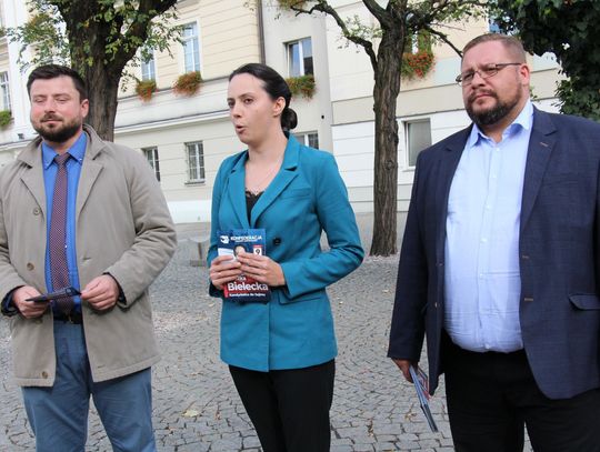 Konfederaci na Rynku w Oleśnicy