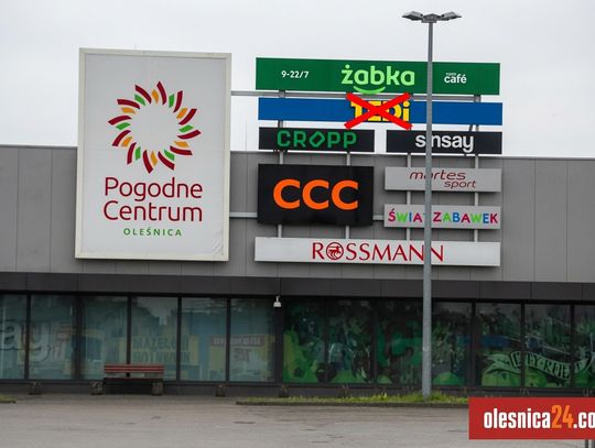 Koniec ery w Pogodnym Centrum! Popularny TEDi zamyka sklep w Oleśnicy. Żabka też się przeprowadza