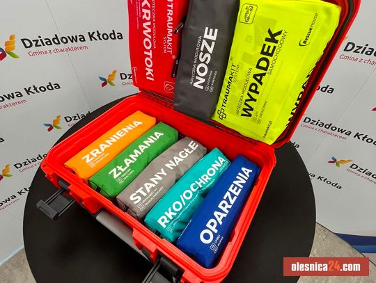 „Koniec z chaotyczną pomocą!” Gmina Oleśnica otrzymała nowoczesną apteczkę, która może uratować życie