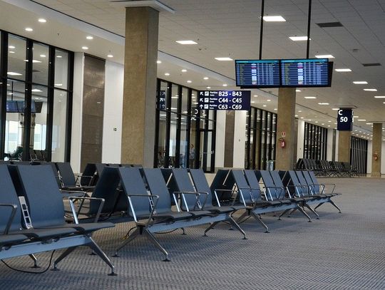 Koronawirus. Odwołane loty a prawa pasażerów