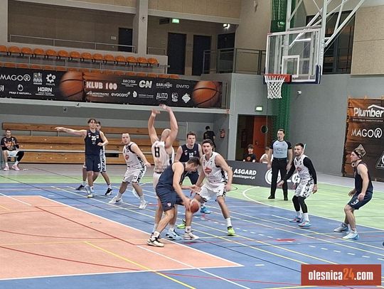 Koszykarze z Oleśnicy znów na zwycięskiej ścieżce