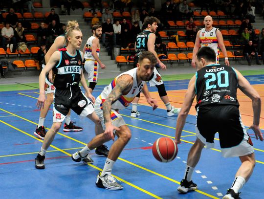 Koszykarze Team-Plastu Oleśnica na zwycięskiej ścieżce (FOTORELACJA)