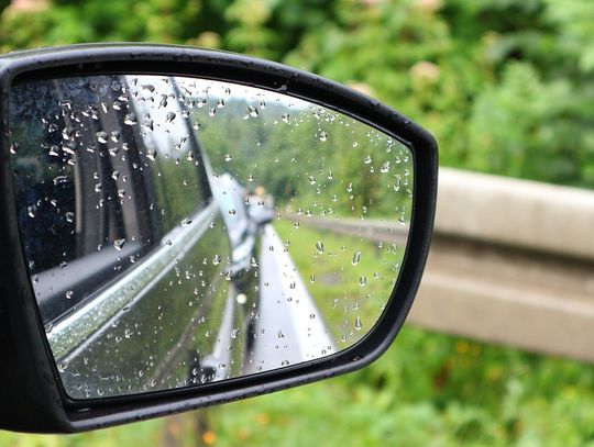 Kradzież lusterek w Oleśnicy – policja prowadzi dochodzenie Kradzież lusterek w Oleśnicy – policja prowadzi dochodzenie