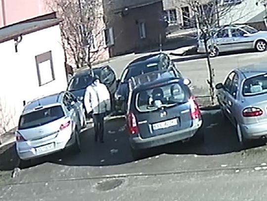 Kto ukradł mazdę w Twardogórze?