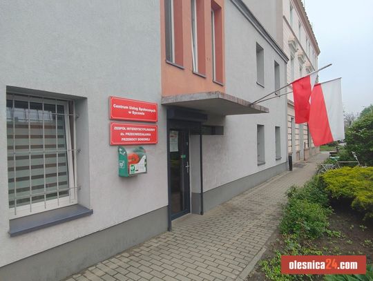 Ktoś chciał ukraść defibrylator