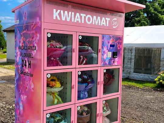 Kwiaty o 3 nad ranem? W Smardzowie to już możliwe! Stanął nowy kwiatomat