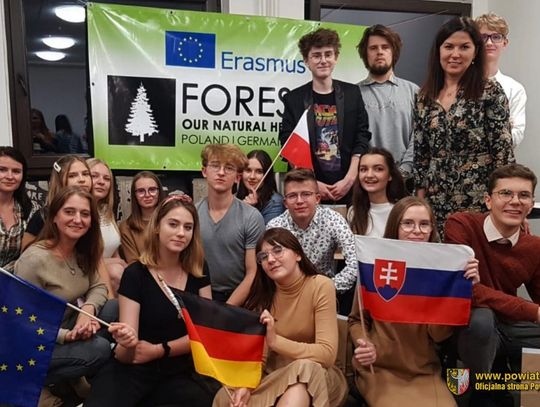 Licealiści z Sycowa zasadzili w Niemczech drzewa przyjaźni
