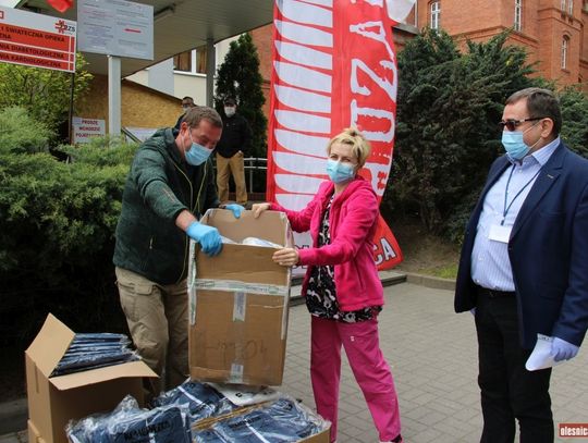 Maseczki i kombinezony dla szpitala od Huzara Oleśnica