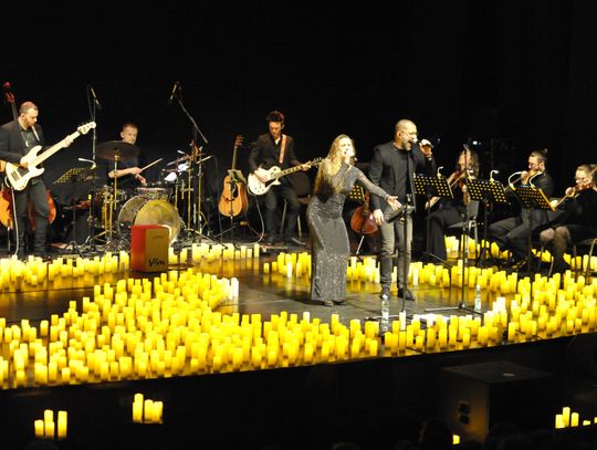 Melodie srebrnego ekranu w blasku 1000 świec