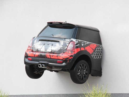 Mini wjechało w ścianę 