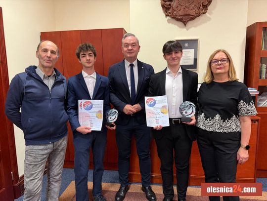 Młode muzyczne talenty z Oleśnicy nagrodzone. Burmistrz spotkał się z laureatami Młode muzyczne talenty z Oleśnicy nagrodzone. Burmistrz spotkał się z laureatami