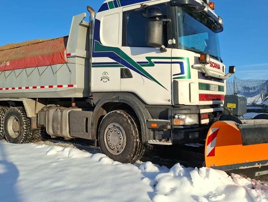 Młody mężczyzna leżał na mrozie. Cudem go uratowano