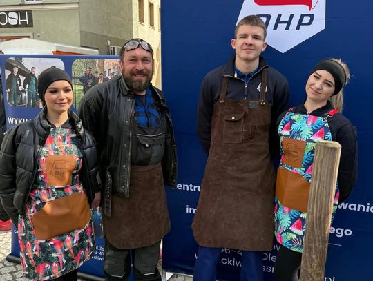 Młodzież z Centrum Kształcenia i Wychowania OHP w Oleśnicy na nagraniach TVP Info Młodzież z Centrum Kształcenia i Wychowania OHP w Oleśnicy na nagraniach TVP Info