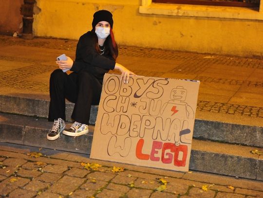 Mniej "wypierdalać"? Strajk Kobiet łagodzi swój język i redukuje wulgaryzmy na liście żądań