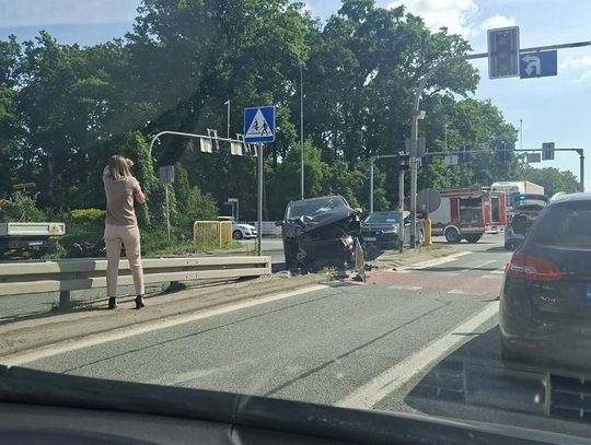 Motocyklista z Oleśnicy uciekał przed policją. Zginął na miejscu po wbiciu się na czerwonym świetle
