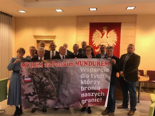 "Murem za mundurem" w Radzie Miasta Oleśnicy