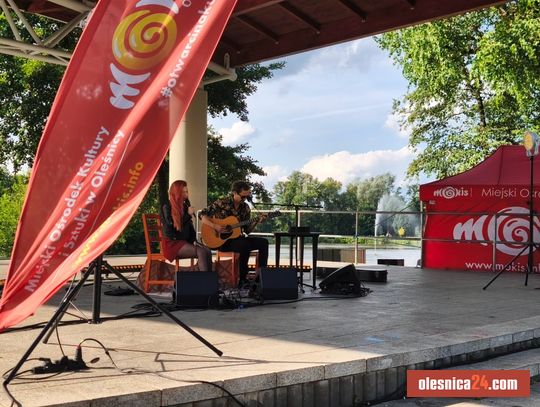 Muzyczna podróż przez twórczość legend światowej sceny