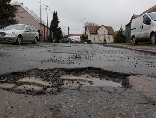 Na drogach w Oleśnicy mamy asfaltowy dramat!