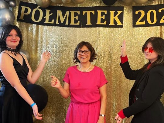 Na półmetku w II LO w Oleśnicy