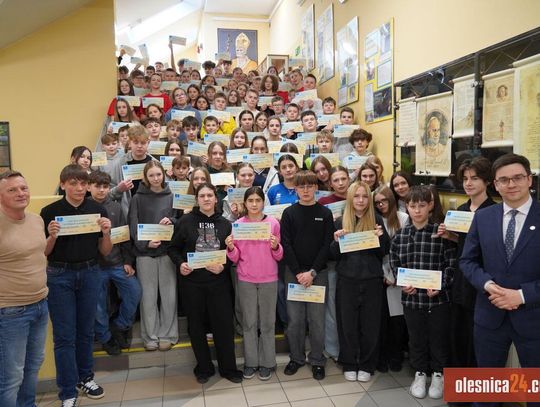 Najlepsi uczniowie i sportowcy nagrodzeni – stypendia za I półrocze wręczone