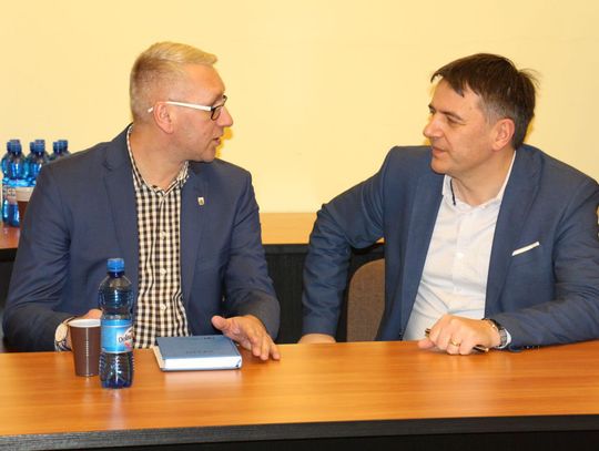 NASZ NEWS: Radny odchodzi z klubu Koalicji Obywatelskiej i wstępuje do innego klubu