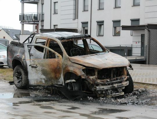 NASZ NEWS: W Oleśnicy spłonął mercedes X-Class
