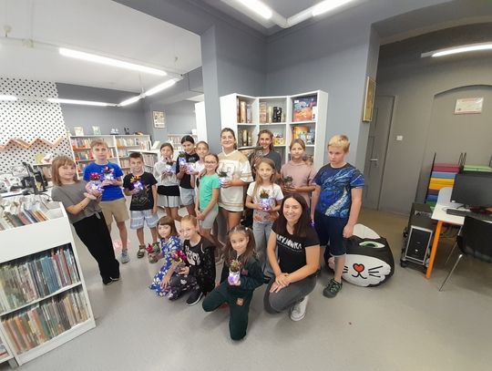 Naturalne ozdoby na zajęciach w Bibliotece "Pod Sową"