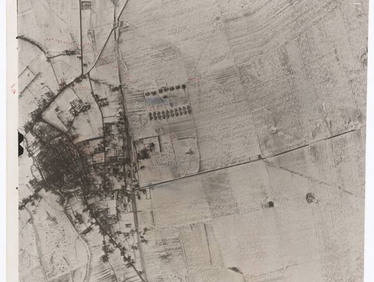 Niezwykłe odkrycie! Tajne zdjęcia Luftwaffe ujrzały światło dzienne. Tak wyglądał Bierutów w 1945 roku