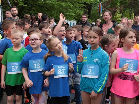 Nocny Sztafetowy Półmaraton Firmowy w Oleśnicy na pięć minut przed startem