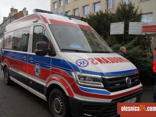 Nowa karetka od rządu dla szpitala w Oleśnicy