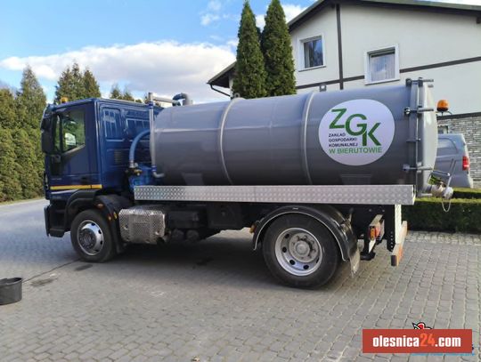 Nowy pojazd trafił do ZGK w Bierutowie. Ma usprawnić odbiór nieczystości Nowy pojazd trafił do ZGK w Bierutowie. Ma usprawnić odbiór nieczystości
