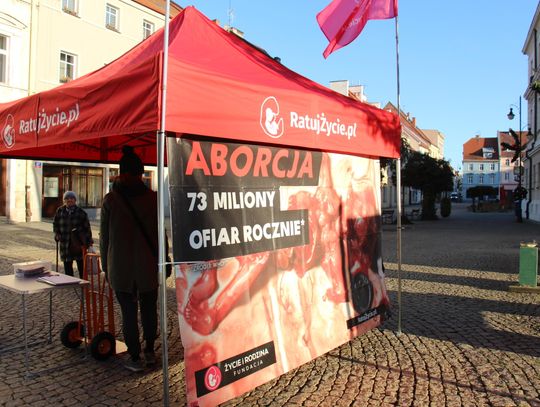 Obrońcy życia pojawili się na oleśnickim Rynku Obrońcy życia pojawili się na oleśnickim Rynku
