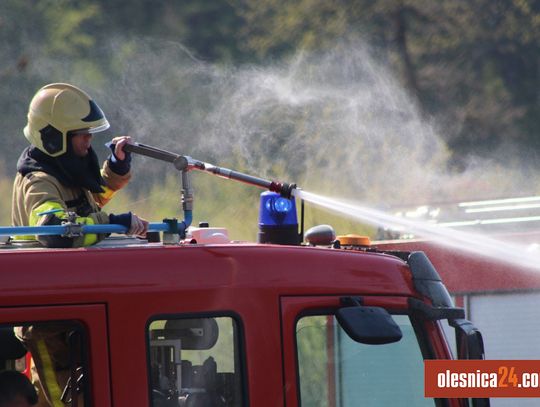 Od auta zapaliła się stodoła
