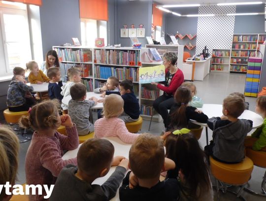 Ogólnopolski Dzień Głośnego Czytania w bibliotece w Oleśnicy
