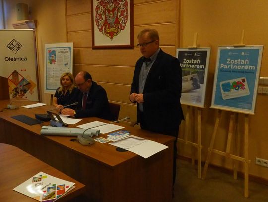 Oleśnica promuje Oleśnicką Kartę Dużej Rodziny i Kartę Weterana