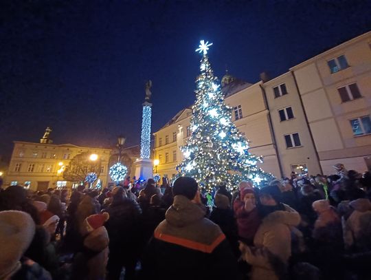 Oleśnicka choinka rozświetlona!